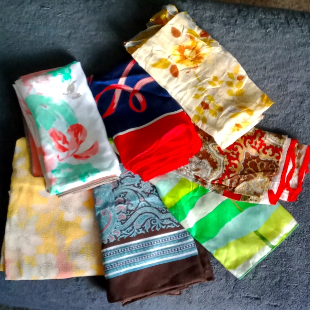 🧘 Antique scarves
